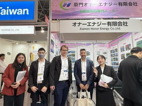 ດອກໄມ້ Cherry Bloom ໃນຍີ່ປຸ່ນ, ກັບຄືນມາດ້ວຍກຽດສັກສີ