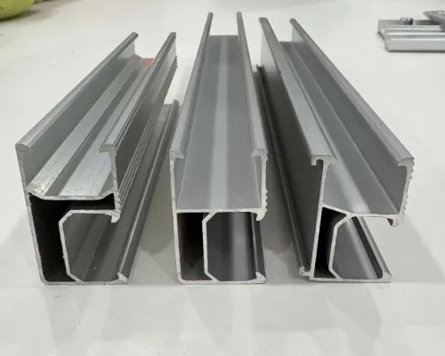 ລາງລົດໄຟອະລູມີນຽມ Photovoltaic R47